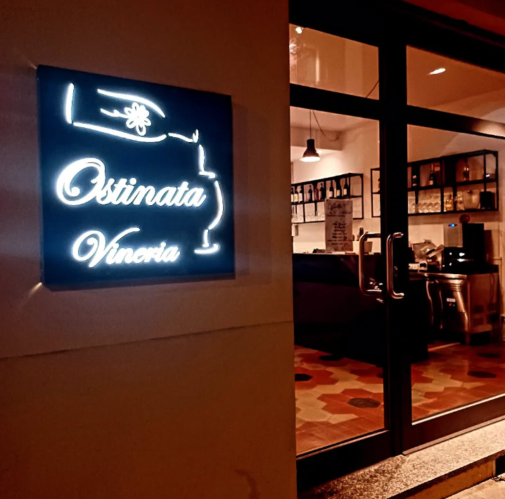 Ostinata vineria.png