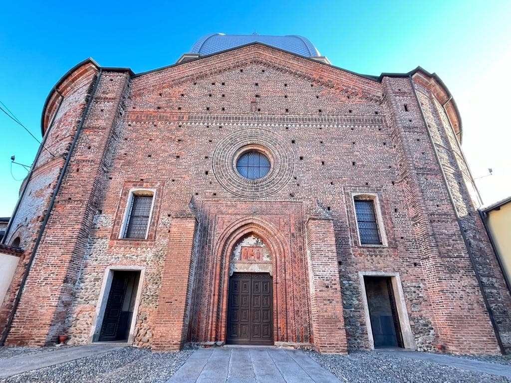 Chiesa di San Pietro: qui riposa il Cardinale Mercurino
